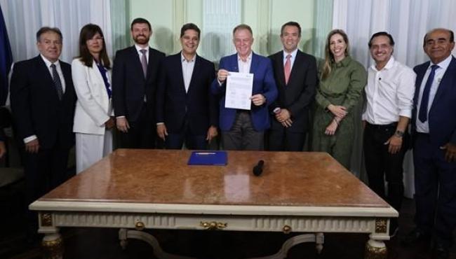 Espírito Santo firma contratos de PPP para expandir o esgotamento sanitário