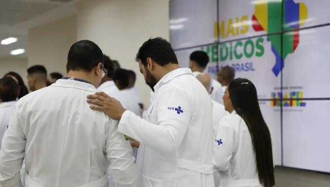 Estudantes de baixa renda de curso de medicina terão ajuda do governo