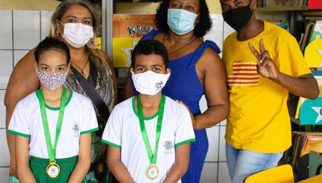 Estudantes de Pedro Canário vencem concurso nacional de literatura e terão poesias publicadas no ebook Livro Rio da escritora Elisa Lucinda
