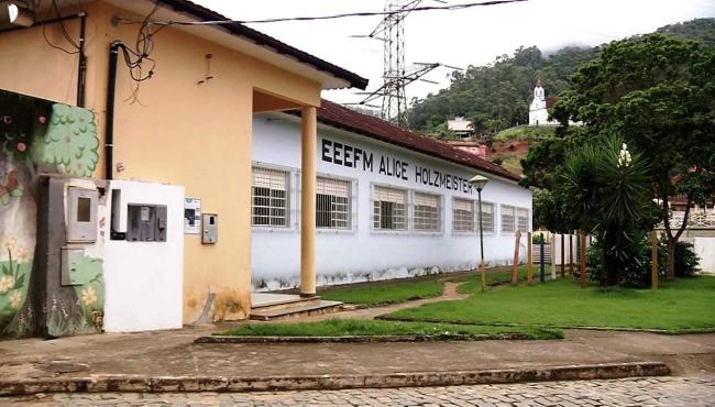 Estudantes em Santa Leopoldina estão sem aula por falta de professores