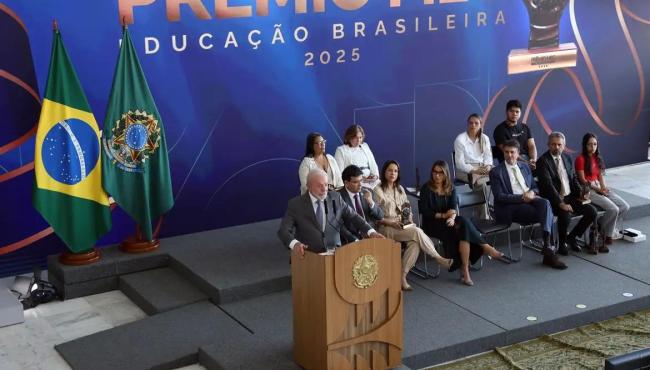 Evasão escolar é questão de Estado, diz Lula na entrega do Prêmio MEC