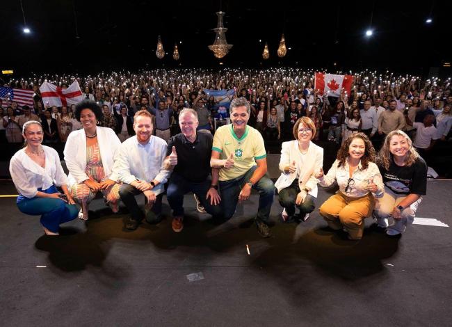 Ex-secretário de educação, Vitor de Angelo destaca a expansão do Programa Intercâmbio Sedu e seu poder de transformar sonhos em direitos