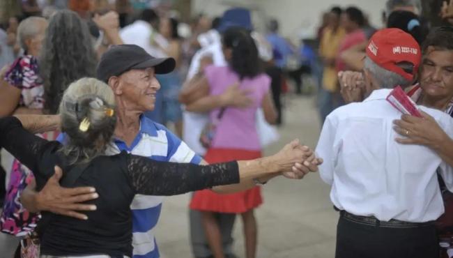 Expectativa de vida no país sobe para 76,6 anos, a maior já registrada