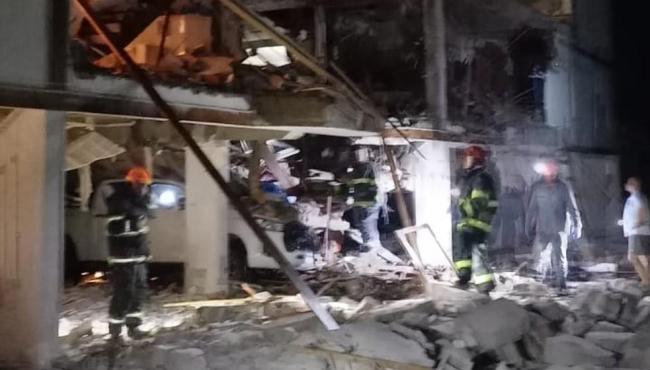 Explosão em condomínio atinge 10 apartamentos e deixa quatro feridos