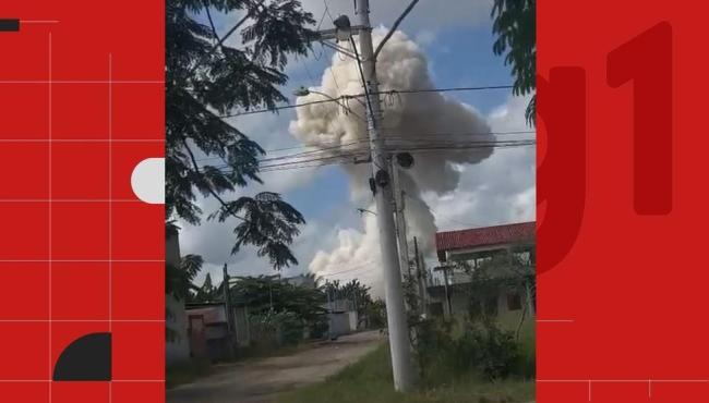 Explosão em fábrica deixa uma pessoa morta e outra ferida, em São Mateus, no ES
