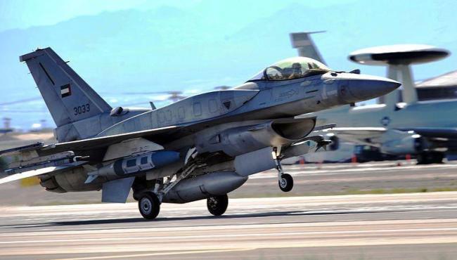 F-16 dos Emirados Árabes Unidos interceptam mísseis sobre Abu Dhabi