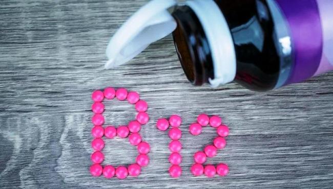 Falta de vitamina B12: veja principais sintomas, causas e o que fazer