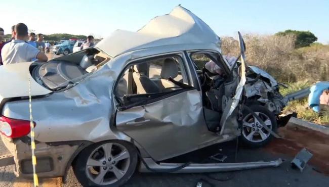 Família do RJ morre em batida frontal entre carros ao voltar de festa religiosa no ES
