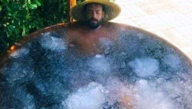 Febre entre famosos como Cauã Reymond e Jason Momoa, banho de gelo para aliviar dores vale a pena?