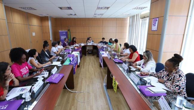 Fim da escala 6x1: proposta pode aliviar dupla jornada das mulheres