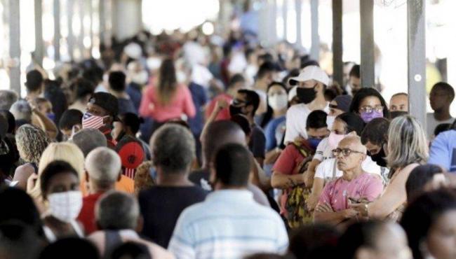 Fim do auxílio gera desespero: “Sem doações, meus filhos passariam fome”