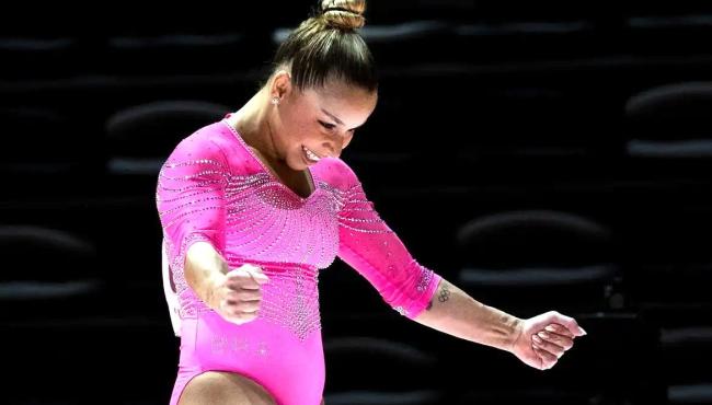 Flávia Saraiva é ouro nas assimétricas da Copa do Mundo de ginástica
