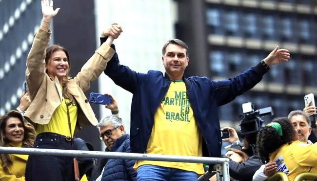 Flávio Bolsonaro propõe enxugar Estado e endurecer ações de segurança