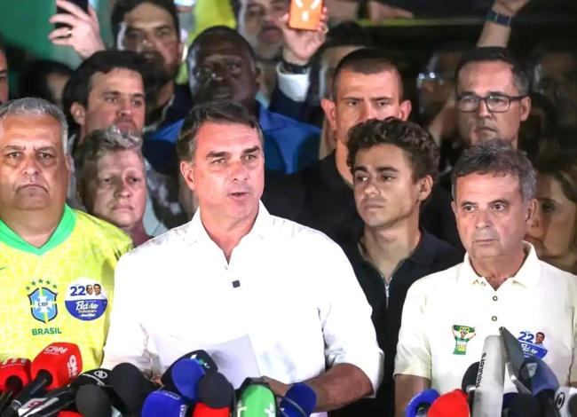 Flávio não reconhece vitória de Lula e tentará anulação do pleito