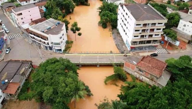 Forte chuva e rompimento de barragem em Santa Teresa atinge moradores de São Roque do Canaã