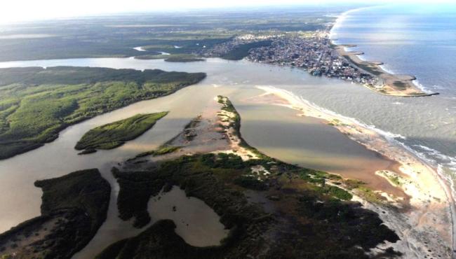 Autoridades e especialistas debatem sobre projeto de fixação da foz do rio Cricaré, em Conceição da Barra, no ES