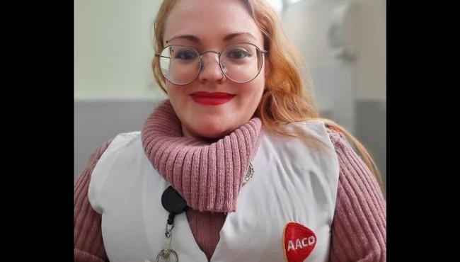 Fratura até com abraço: a vida de uma psicóloga que tem ossos de vidro