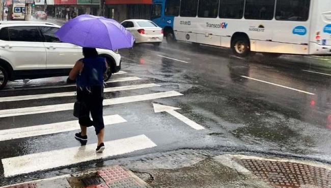 Frente fria provoca chuva forte no ES nesta terça-feira. Veja a previsão do tempo