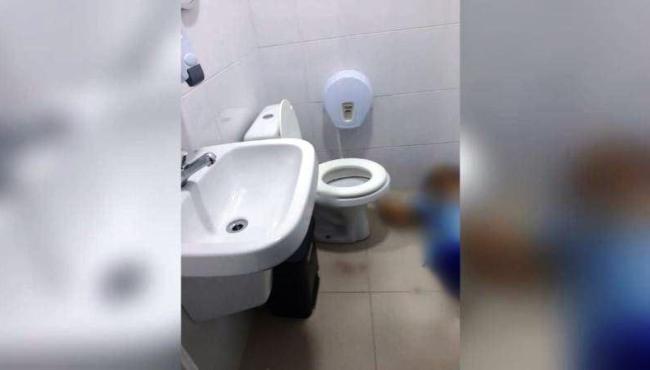 Funcionária, nua, é encontrada morta em banheiro de hospital