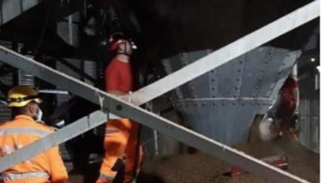 Funcionários morrem soterrados por silo de polpa de laranja