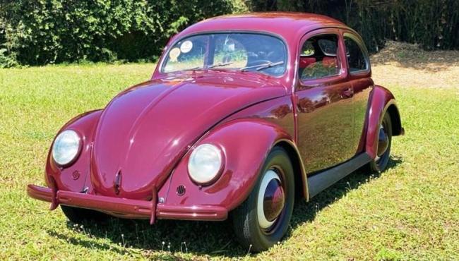 Fusca mais antigo do Brasil é raridade mundial, precisa de manivela para dar partida e roda até hoje