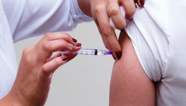 Governador comemora a marca de 1 milhão de vacinados no Espírito Santo