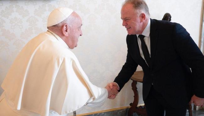 Governador do ES, Renato Casagrande, lamenta morte do papa Francisco: ‘legado de simplicidade, compaixão e coragem’