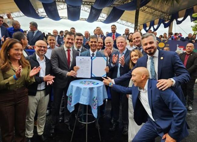 Governador do Espírito Santo, Ricardo Ferraço, anuncia novos investimentos e reforça parceria com Vila Velha nos 491 anos do município
