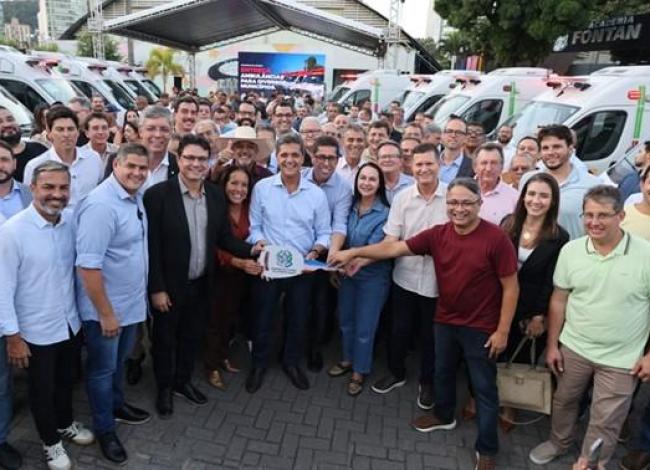Governador do Espírito Santo, Ricardo Ferraço, entrega 21 novas ambulâncias a municípios capixabas