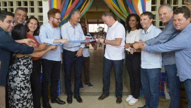 Governador inaugura reforma de creche e autoriza obras em Brejetuba