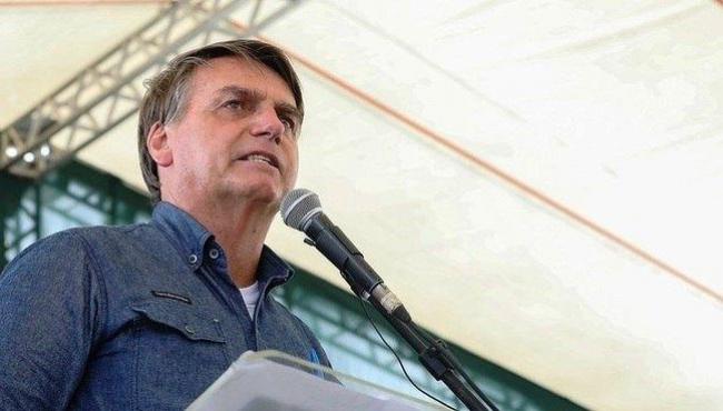 Governador que fechar estado deve bancar auxílio, diz Bolsonaro