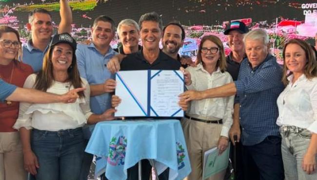 Governador Ricardo Ferraço amplia investimentos em infraestrutura, esporte e lazer em Montanha, ES