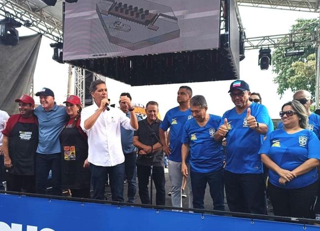 Governador Ricardo Ferraço anuncia investimentos para a saúde durante a 8ª edição da Maior Moqueca do Mundo, neste sábado (6), em Conceição da Barra, ES