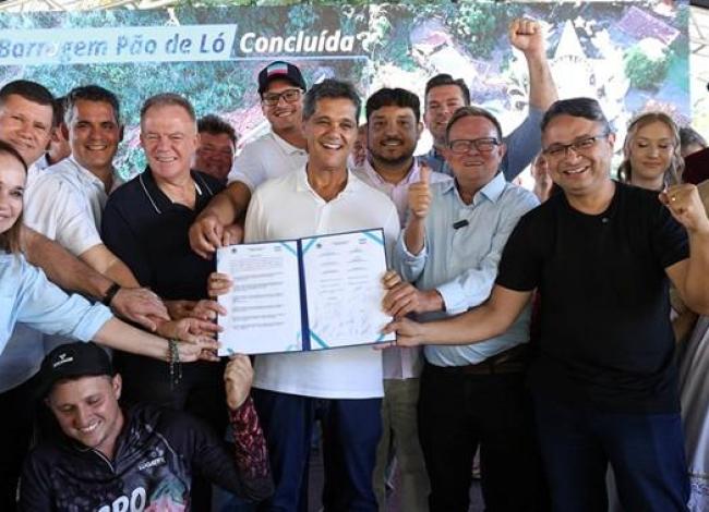 Governador Ricardo Ferraço anuncia pacote de investimentos e inaugura obras em Laranja da Terra, ES