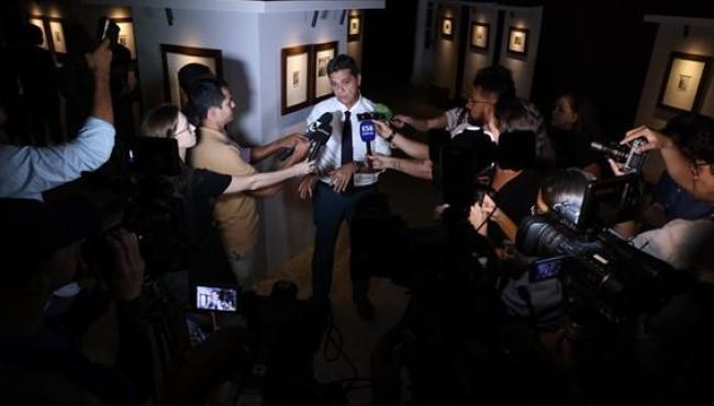 Governador Ricardo Ferraço anuncia prorrogação da exposição de Rembrandt no Palácio Anchieta, em Vitória, ES