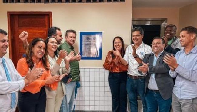 Governador Ricardo Ferraço entrega nova unidade escolar e amplia oferta de vagas em Cariacica, no ES