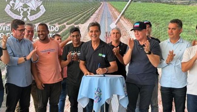 Governador Ricardo Ferraço entrega obras e anuncia novos investimentos em Pedro Canário, ES