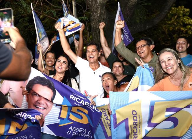 Governador Ricardo Ferraço sobe 11 pontos, chega a 45% nos votos válidos e clima de virada anima militância