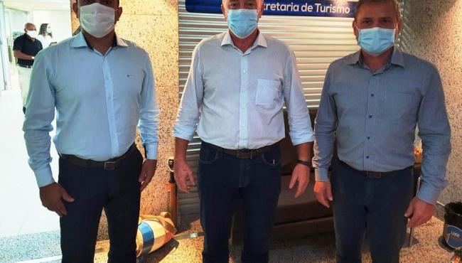 Governador visita nova sede da Secretaria de Turismo, em Vitória