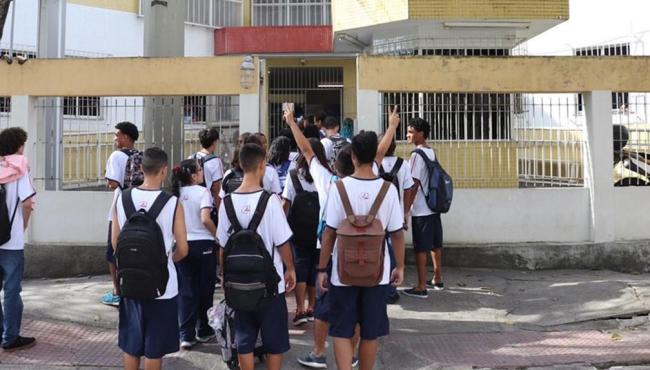 Governo abre canal para receber denúncias de ataques em escolas