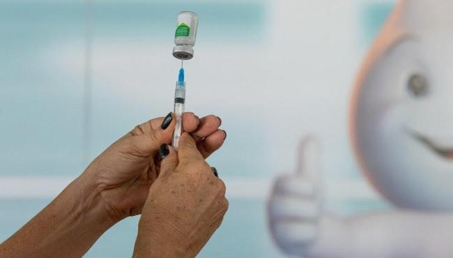 Governo anuncia atualização da vacina contra a pólio a partir de 2024