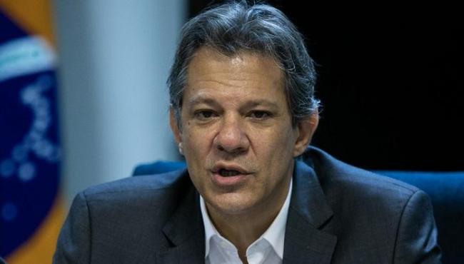 Governo avalia usar fundo de petroleiras para renovar frota de carros e combater a poluição, diz Haddad