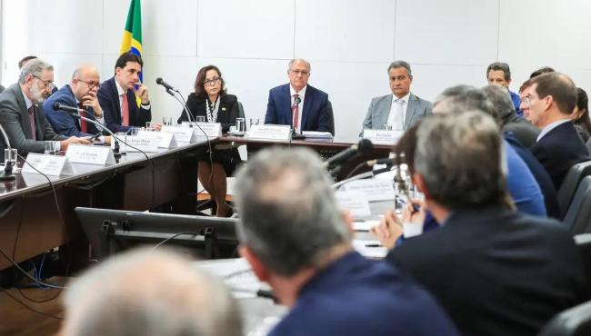 Governo busca negociação com EUA e pede apoio de empresários