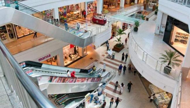 Governo decide entre hoje e amanhã volta de shoppings e escolas no Espírito Santo