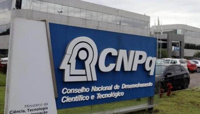 Governo do Brasil recompõe orçamento do CNPq e fortalece a formação científica nacional