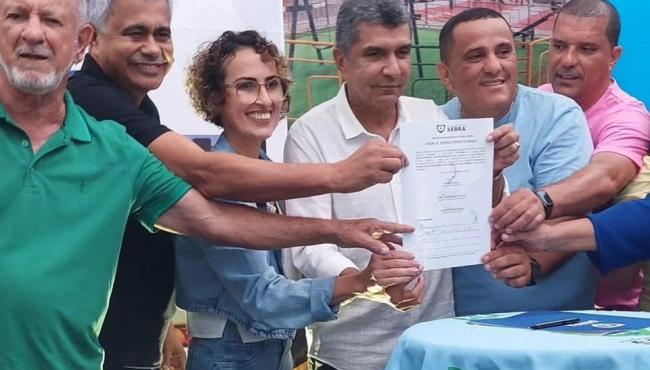 Governo do ES assina ordem de serviço para construção de campo Bom de Bola em Nova Almeida