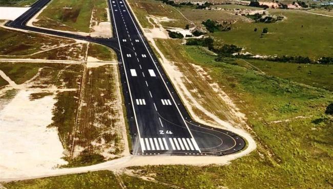 Governo do ES conclui obras da pista do Aeroporto Regional de Linhares
