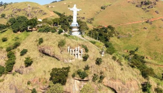 Governo do ES entrega obra de contenção de encosta e barreira do Morro do Cristo, em Mimoso do Sul