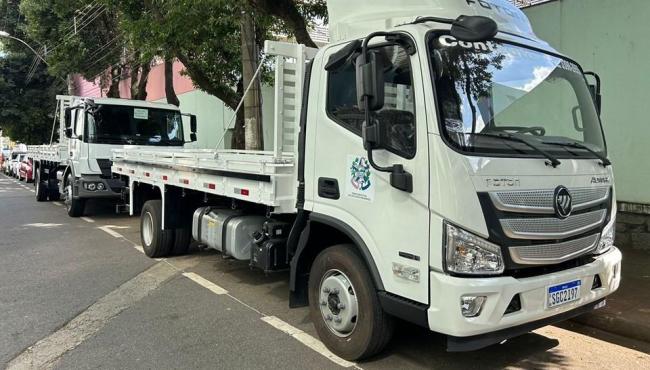 Governo do ES entrega veículos para município de Barra de São Francisco