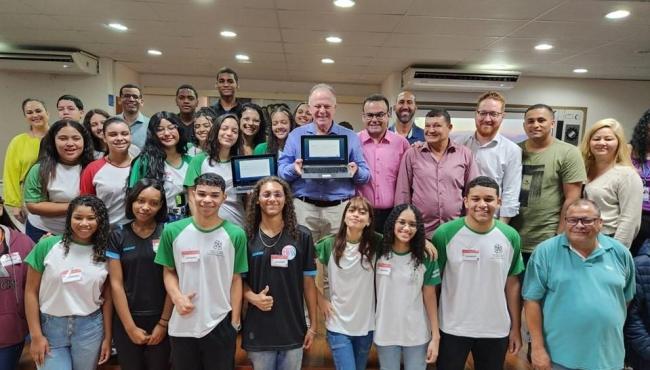 Governo do ES vai distribuir quase 20 mil chromebooks para escolas da Rede Estadual